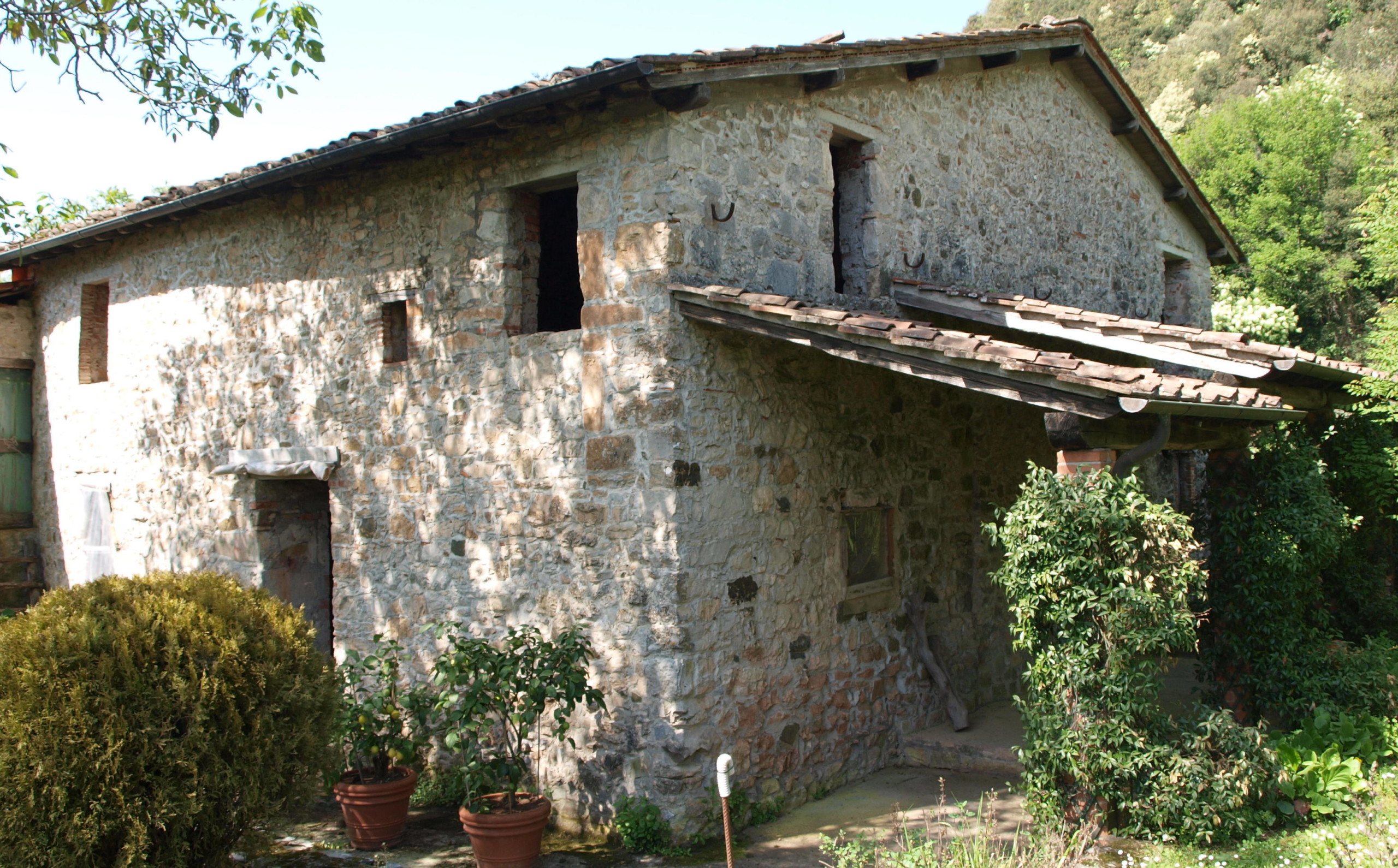 Toscane: Stenen rustico met in de heuvels bij Lucca te - Huizenjacht